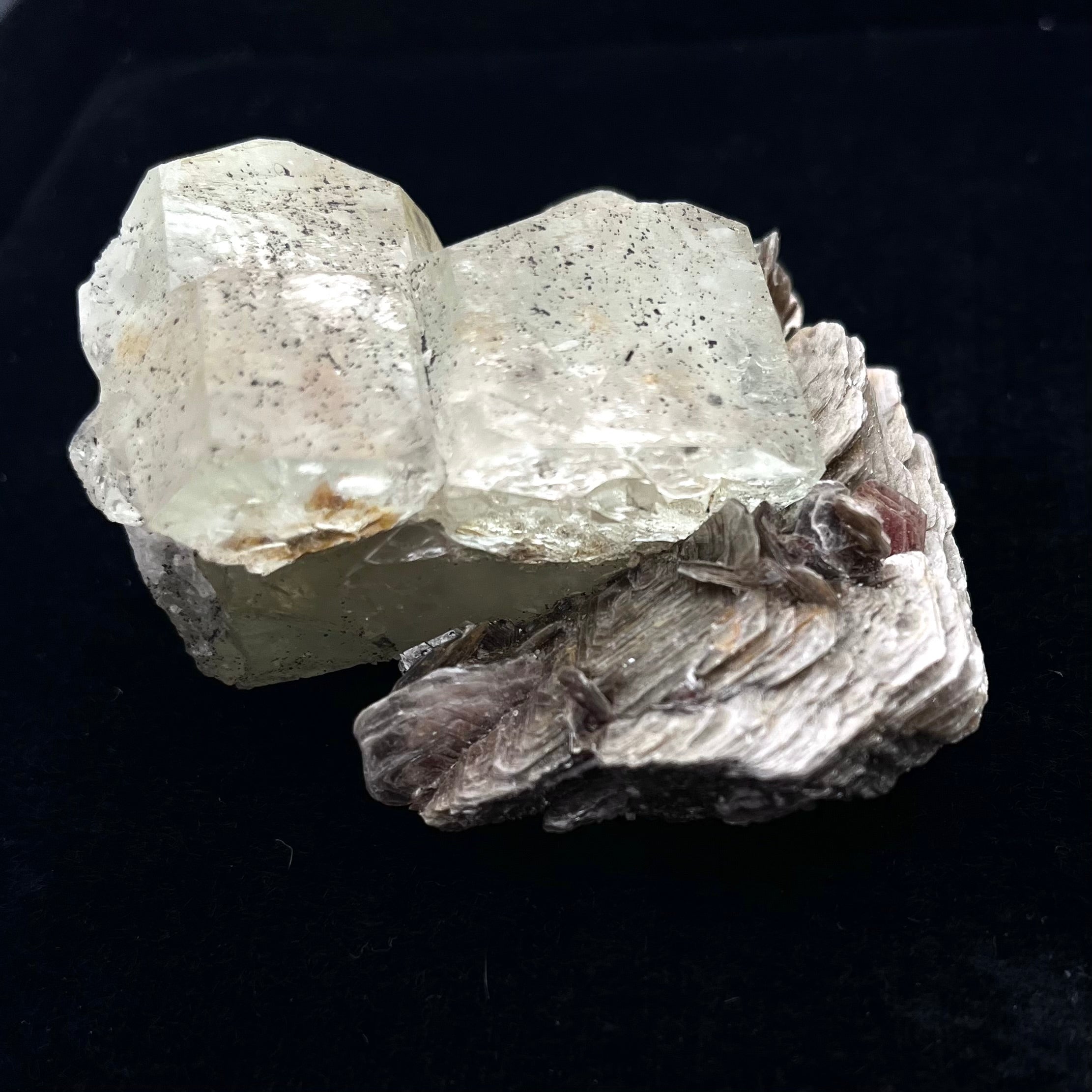 Exquisite Aquamarine with Mica