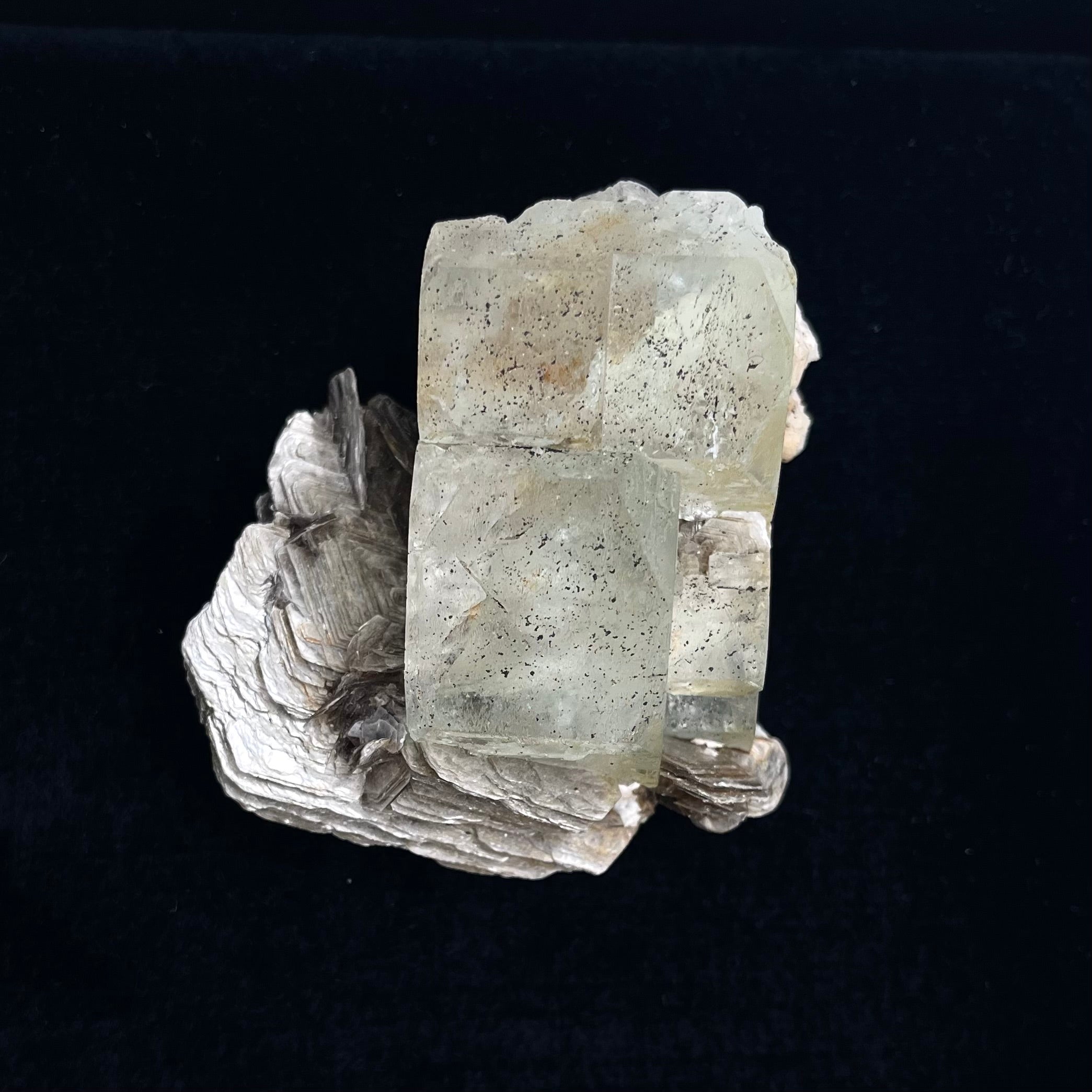 Exquisite Aquamarine with Mica