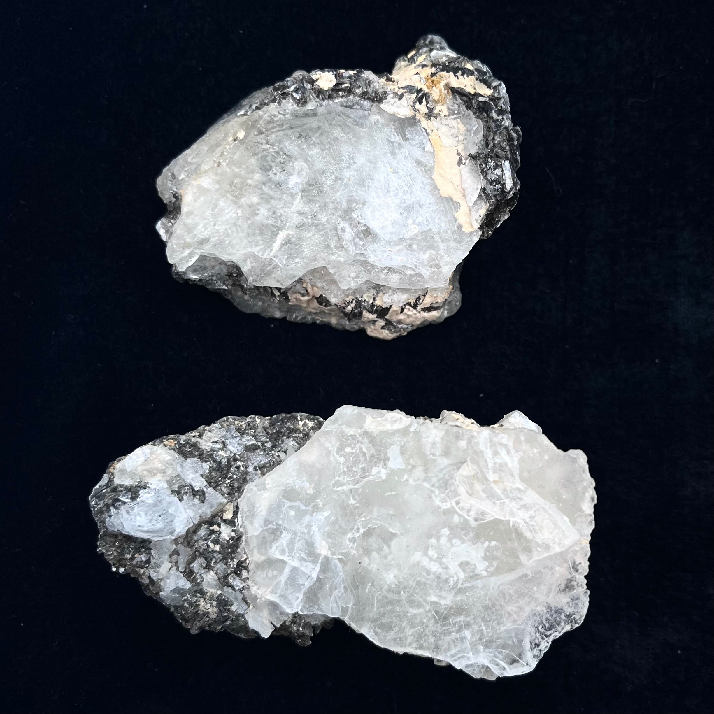 Aquamarine with Mica 63-73g